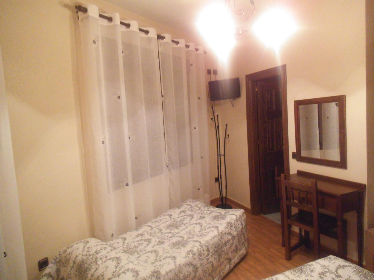 Hostal Los Galgos Yepes Zewnętrze zdjęcie