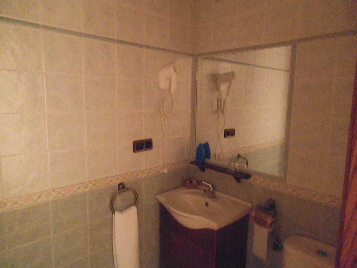 Hostal Los Galgos Yepes Zewnętrze zdjęcie