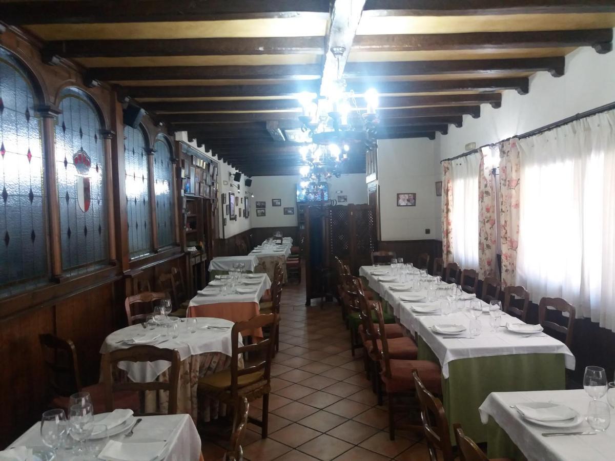 Hostal Los Galgos Yepes Zewnętrze zdjęcie